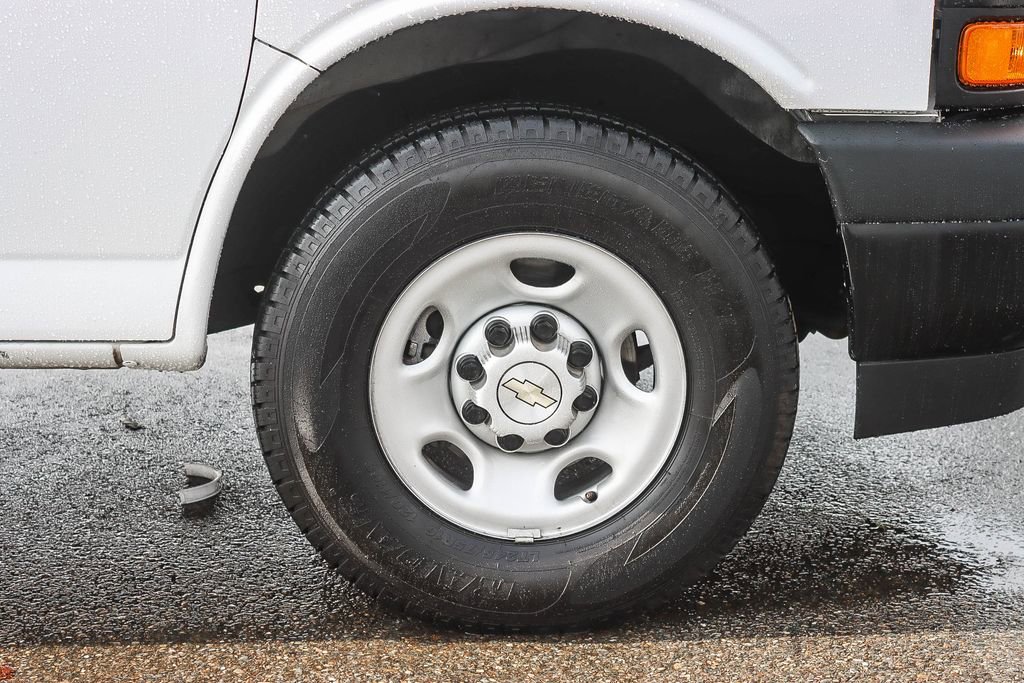 Used 2022 Chevrolet Express 3500 Work Van w/ Driver Convenience Package image 12