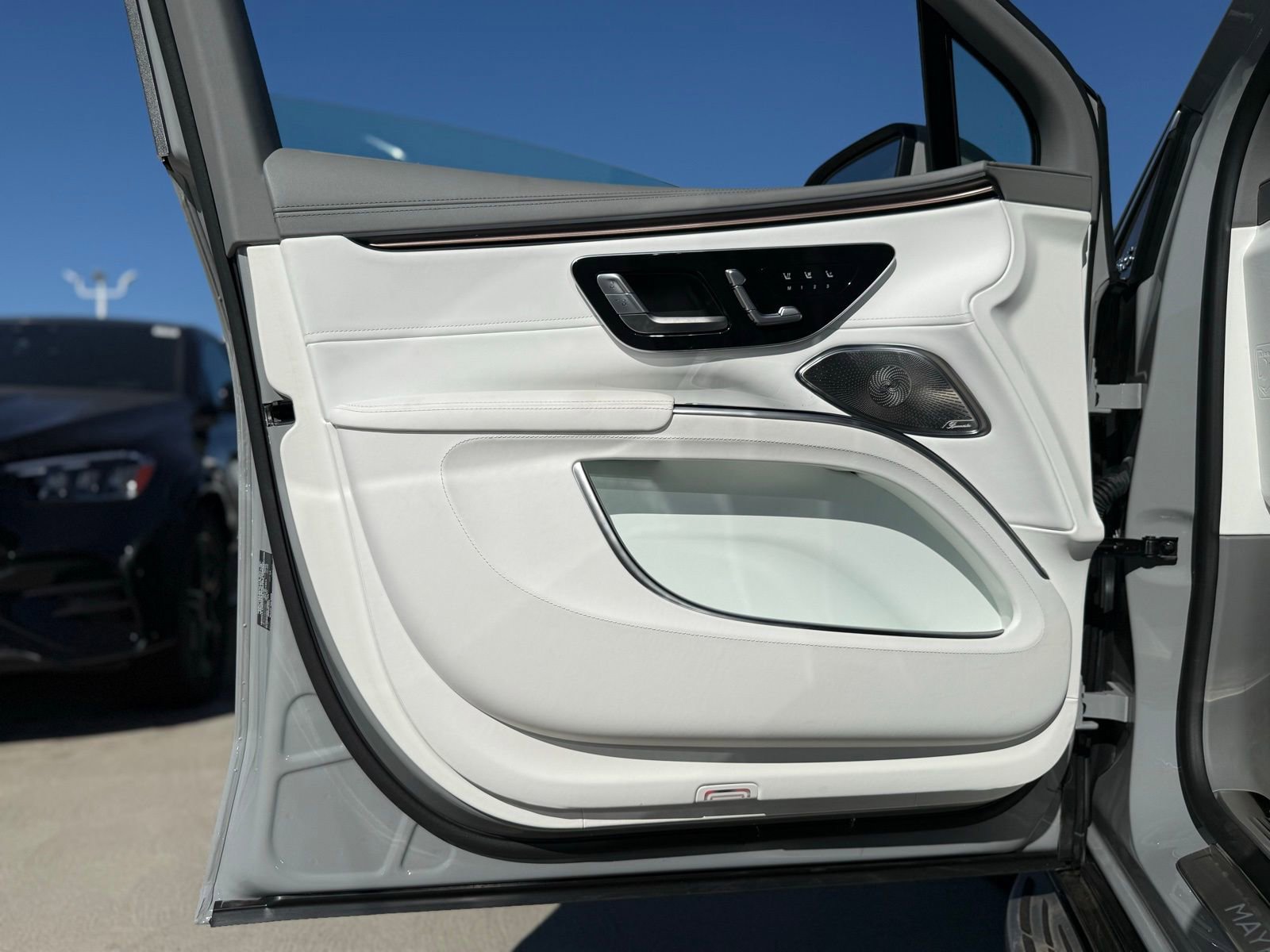 New 2025 Mercedes-Benz Maybach EQS 680 4MATIC image 15