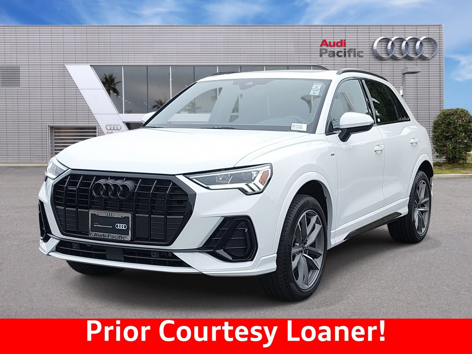 Certified 2025 Audi Q3 2.0T Premium w/ Convenience Package AWD/4WD image 1
