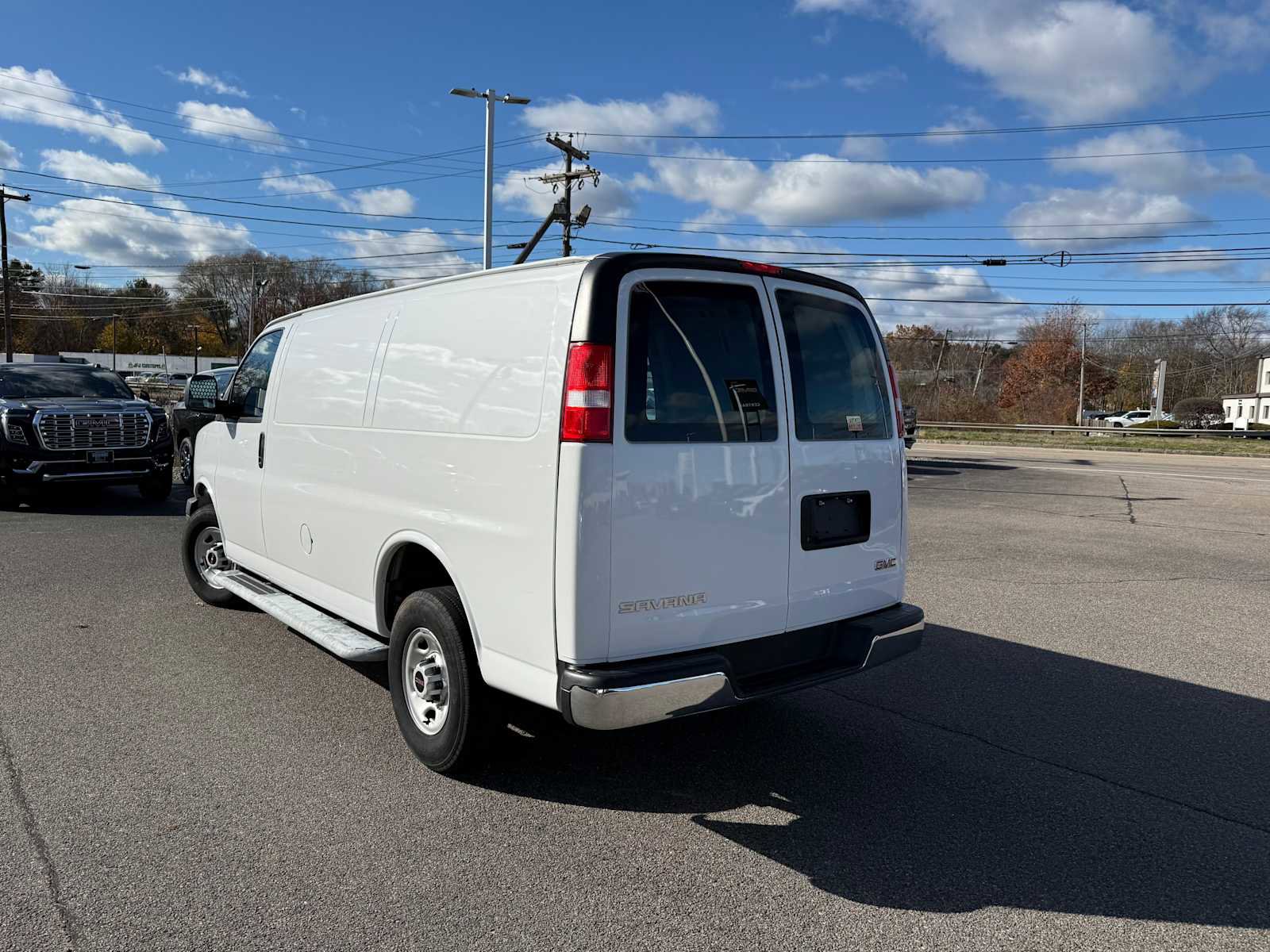 Used 2024 GMC Savana 2500 w/ Driver Convenience Package RWD image 5