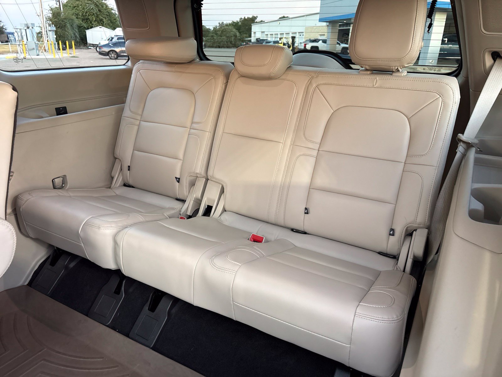 Used 2021 Lincoln Navigator Reserve AWD/4WD image 18