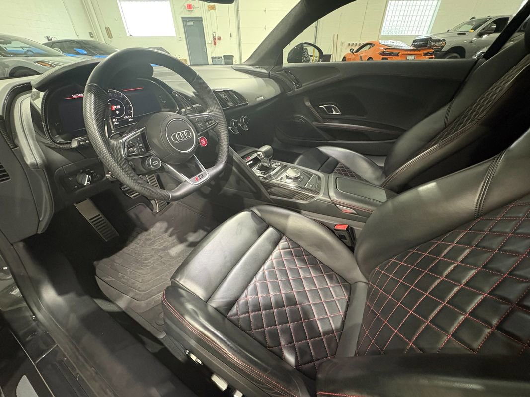 Used 2021 Audi R8 V10 w/ Premium Package image 10
