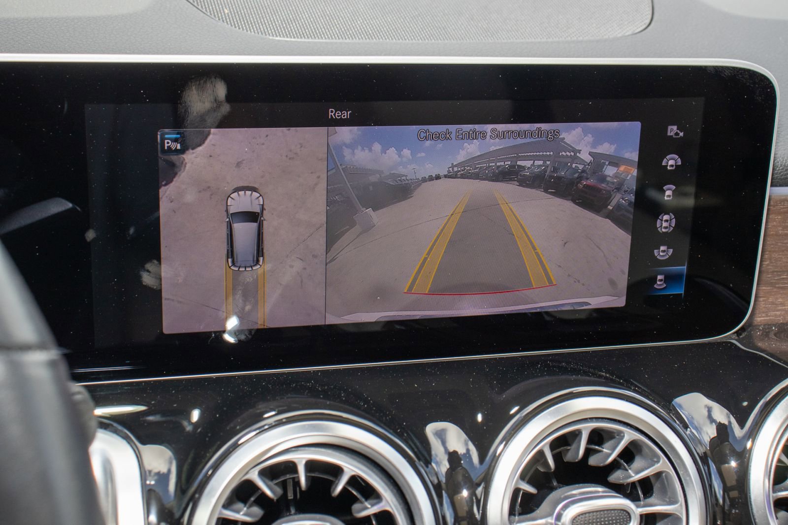 Used 2020 Mercedes-Benz GLB 250 image 34