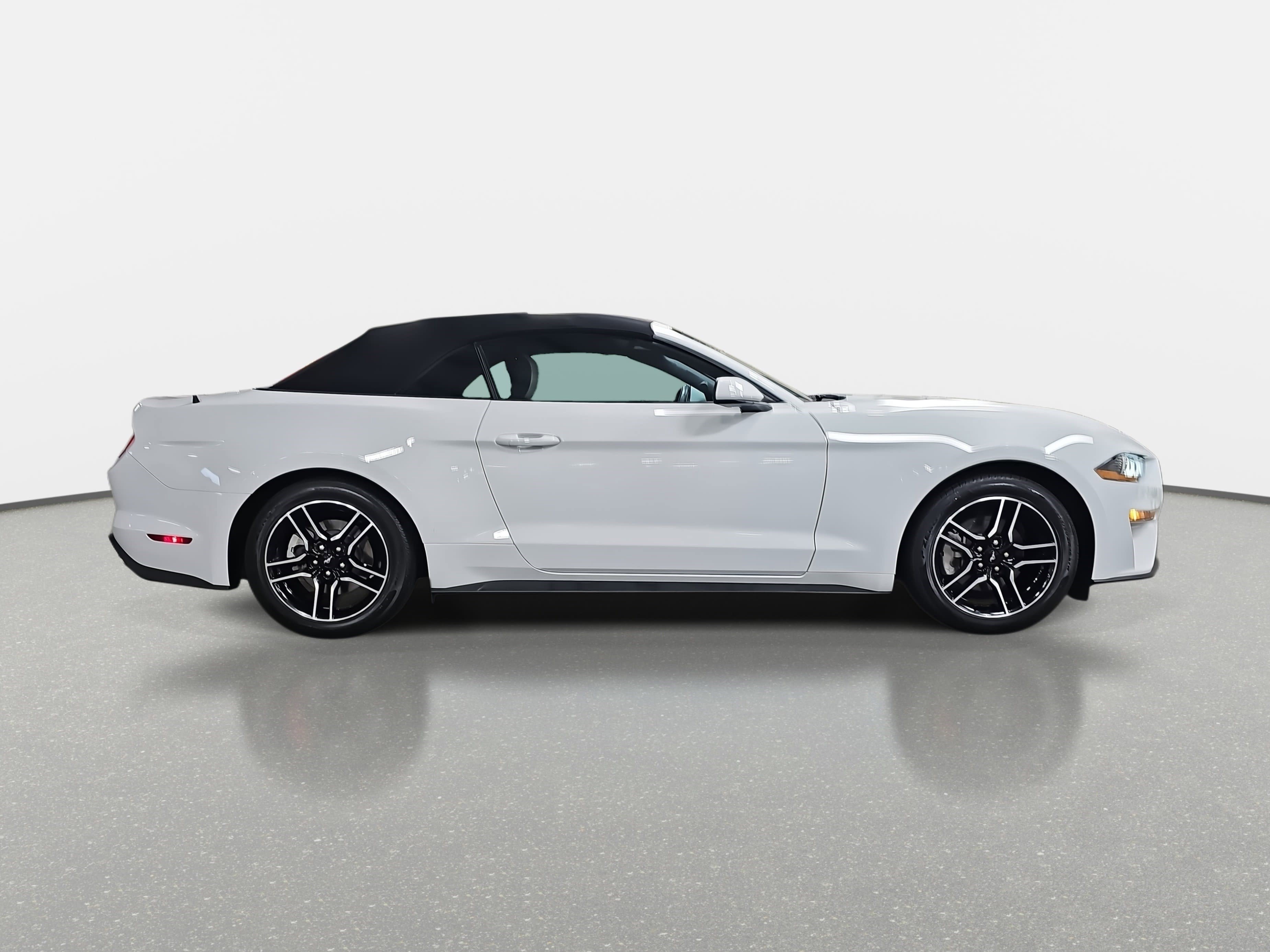 Used 2023 Ford Mustang Convertible w/ Equipment Group 101A image 4