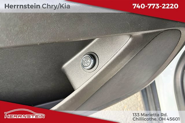 Used 2019 Chevrolet Traverse LT FWD image 15