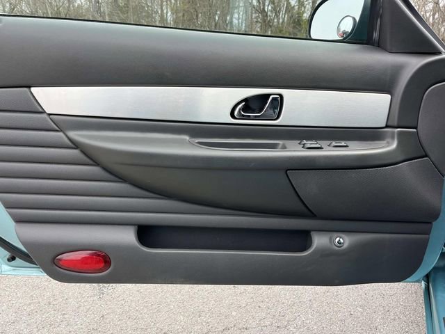 Used 2002 Ford Thunderbird image 14
