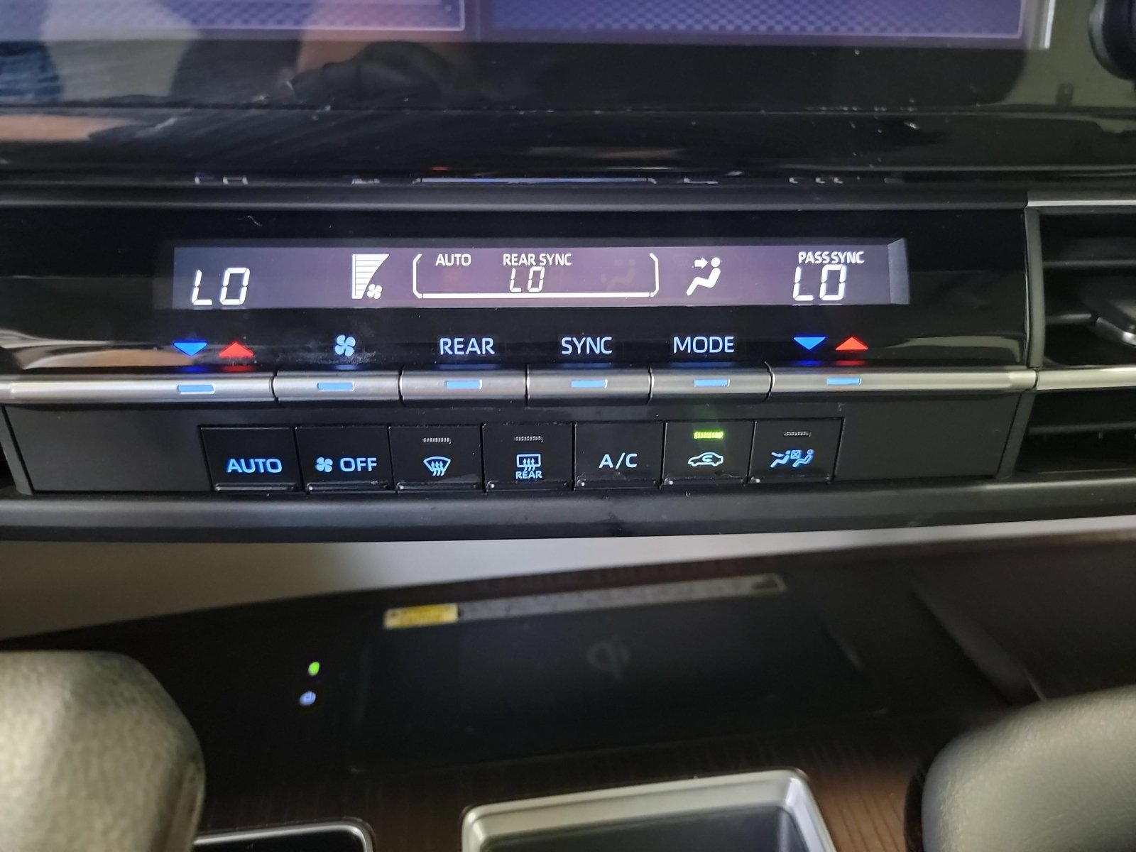 Used 2021 Toyota Sienna LE w/ LE Plus Package AWD/4WD image 30