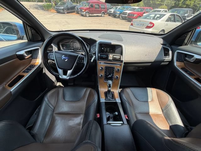 Used 2016 Volvo XC60 T6 Platinum FWD image 11