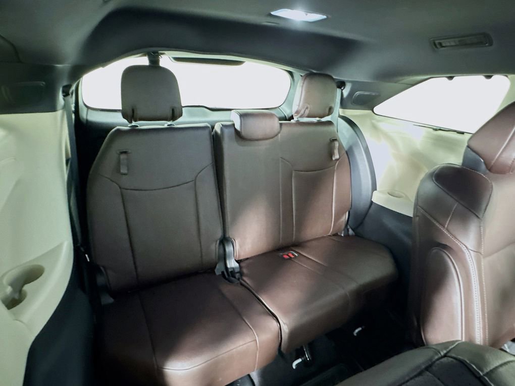 Used 2023 Toyota Sienna Platinum image 35