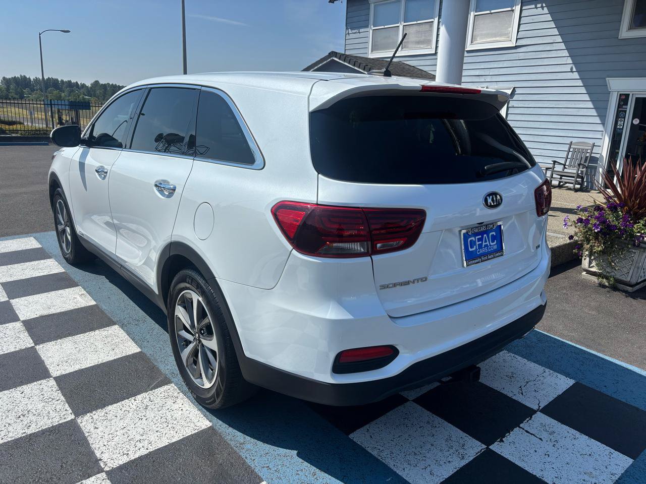 Used 2020 Kia Sorento AWD V6 image 3