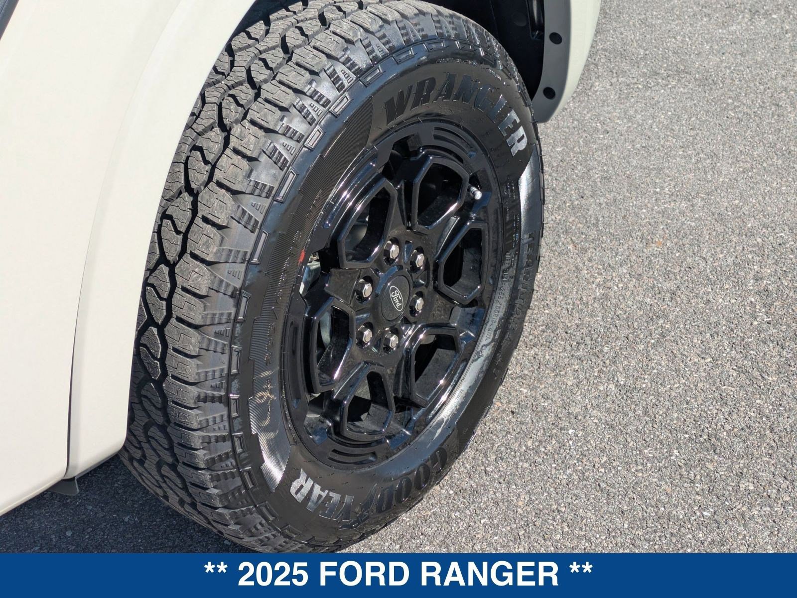New 2025 Ford Ranger XLT w/ Black Appearance Package image 13
