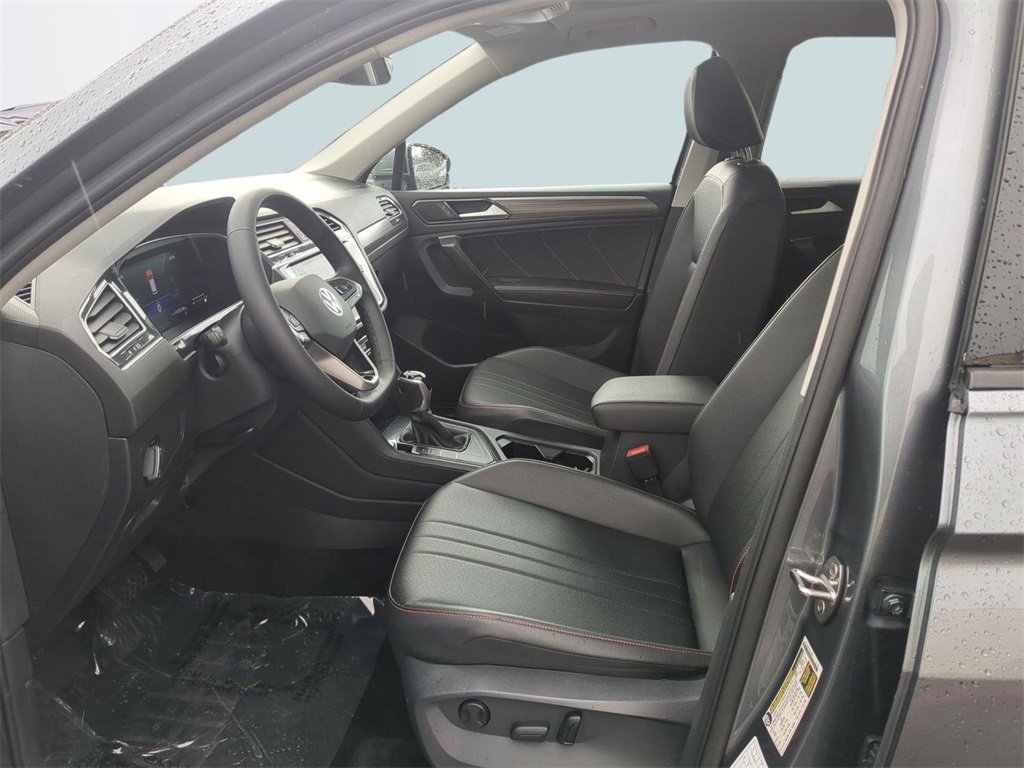 Used 2024 Volkswagen Tiguan Wolfsburg Edition image 20