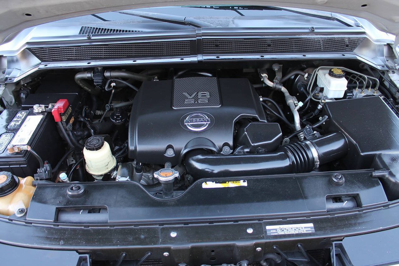 Used 2010 Nissan Titan LE w/ Technology Pkg RWD image 18