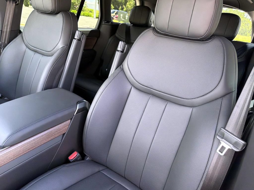 New 2026 Land Rover Range Rover SE AWD/4WD image 18