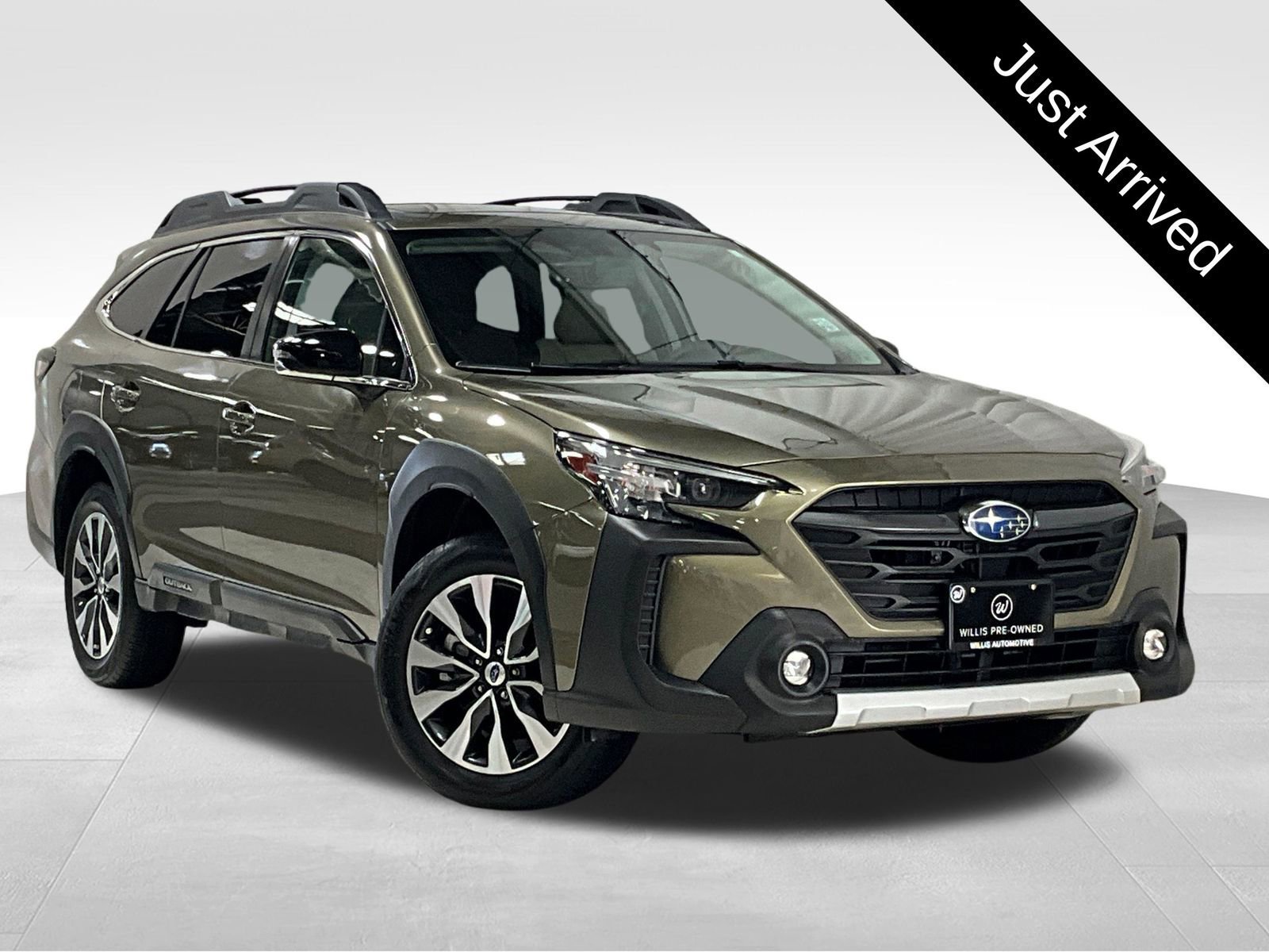 Used 2023 Subaru Outback Limited image 1