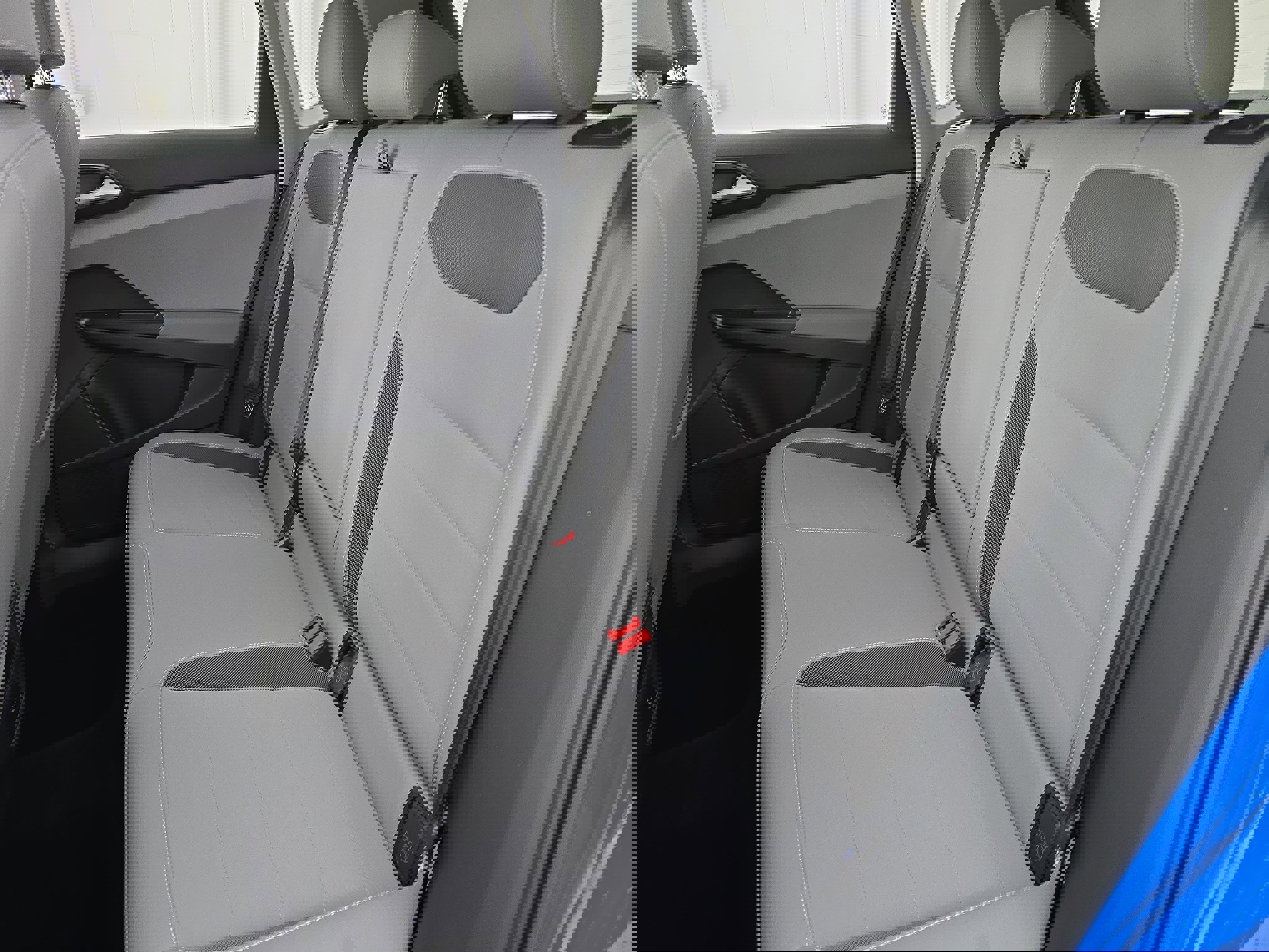 Certified 2023 Volkswagen Taos SE w/ Panoramic Sunroof Package image 13