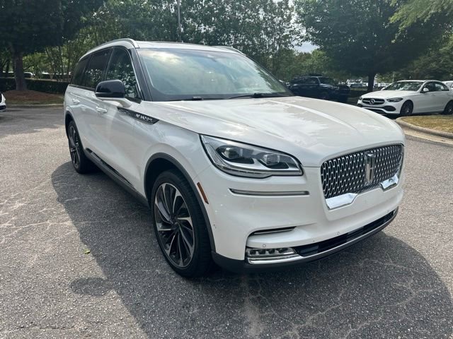 Used 2020 Lincoln Aviator Reserve w/ Equipment Group 202A AWD/4WD image 3