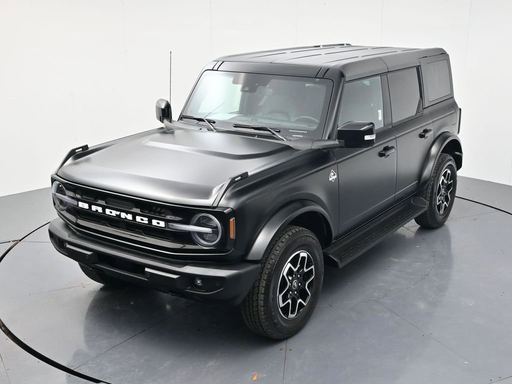 Used 2025 Ford Bronco Outer Banks w/ Matte Film Protection Package AWD/4WD image 38