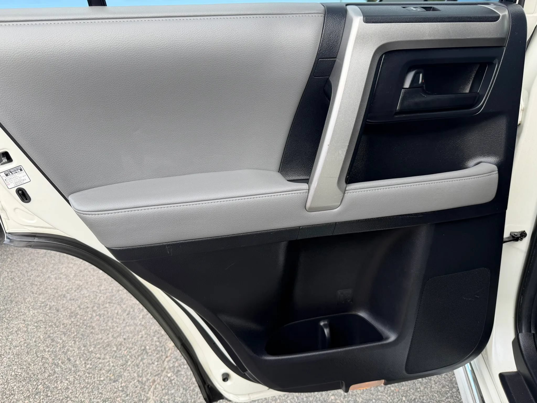 Used 2010 Toyota 4Runner SR5 AWD/4WD image 13