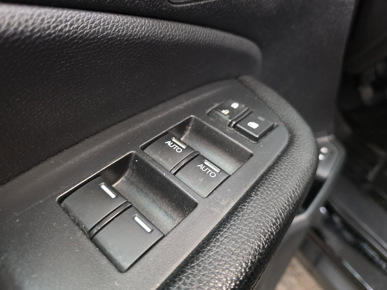 Used 2016 Honda Pilot Touring image 25