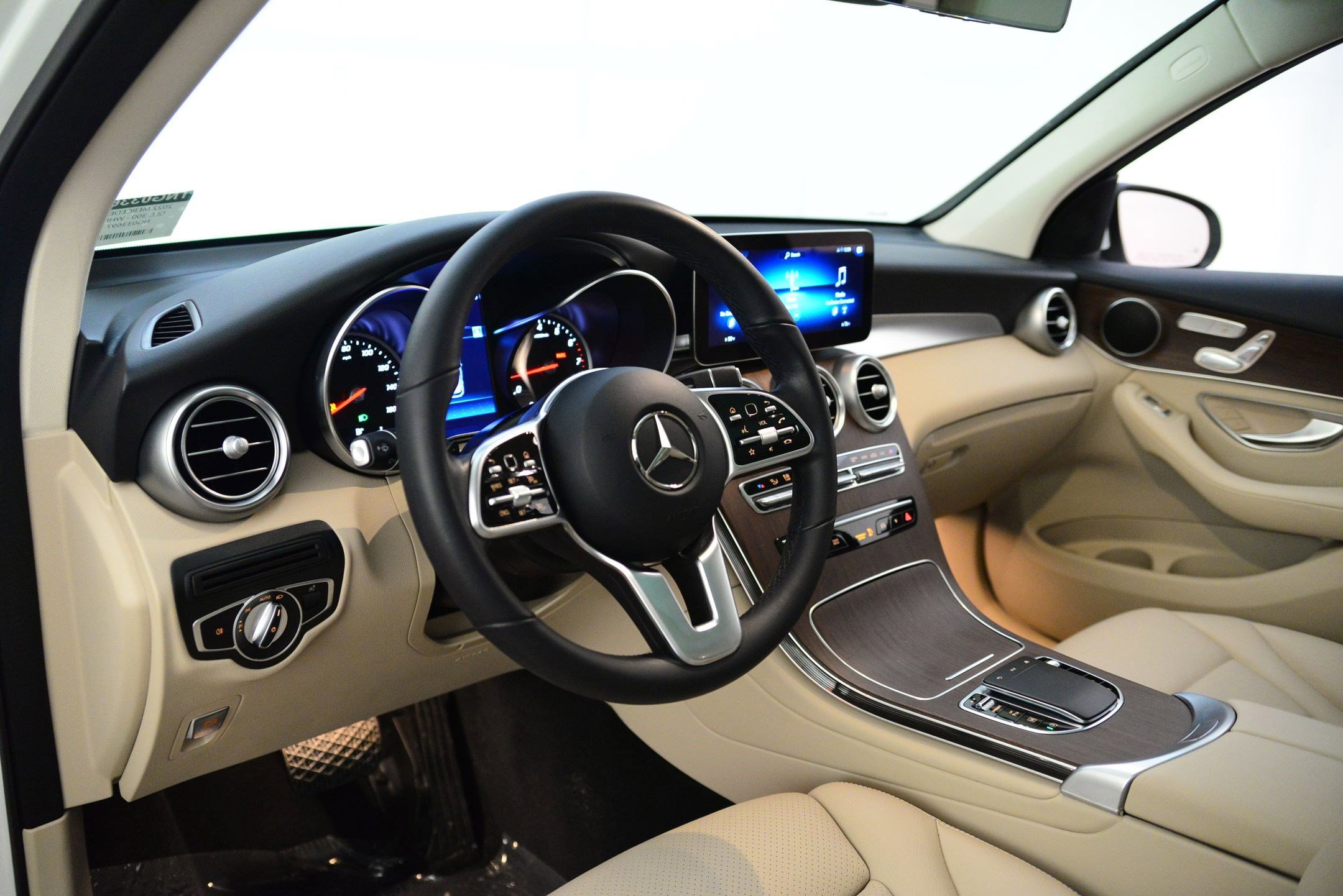 Used 2022 Mercedes-Benz GLC 300 4MATIC image 26