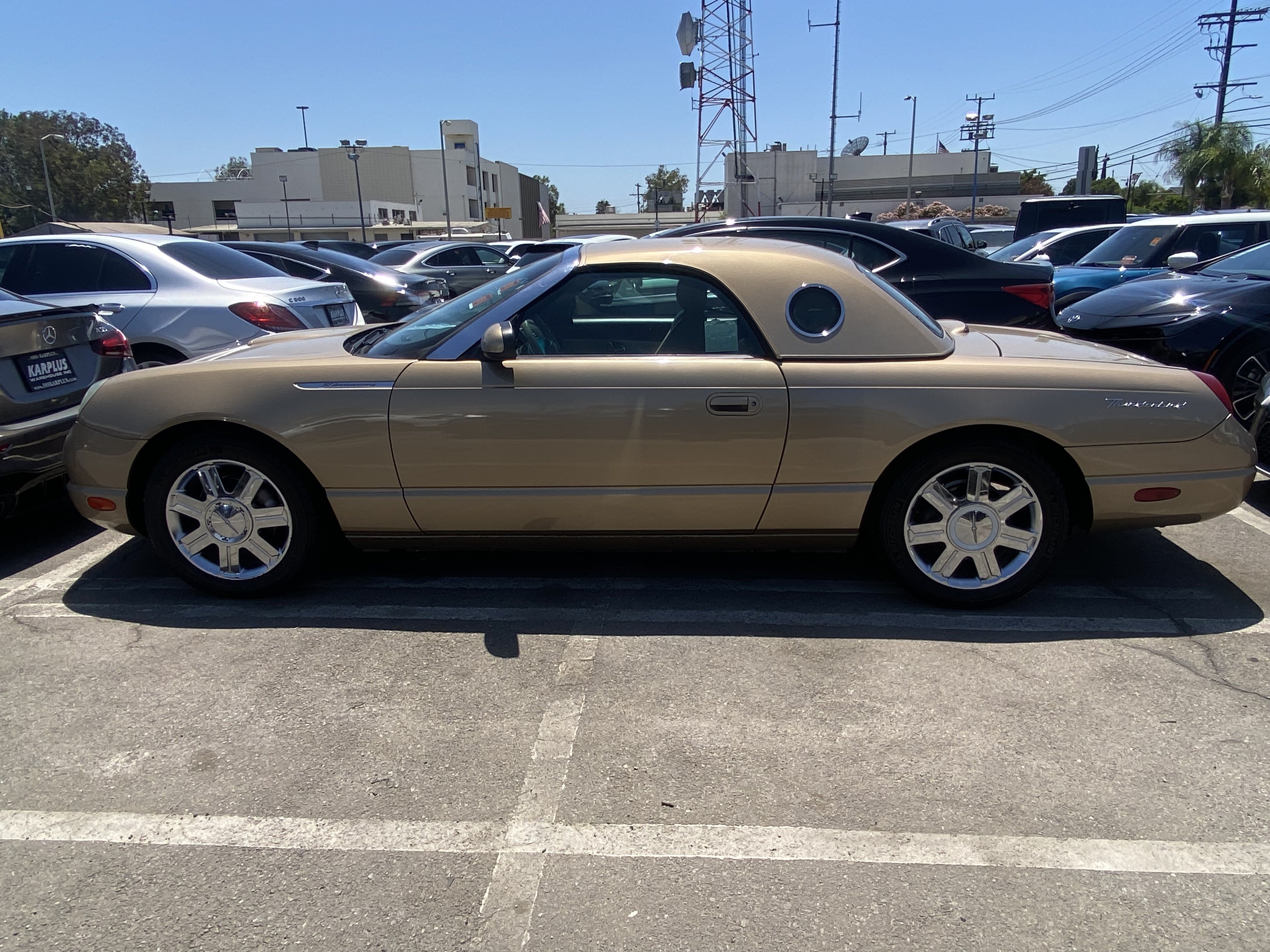 Used 2005 Ford Thunderbird RWD image 9