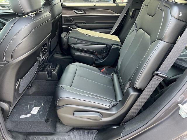 New 2025 Jeep Grand Cherokee L Limited w/ Luxury Tech Group II image 16