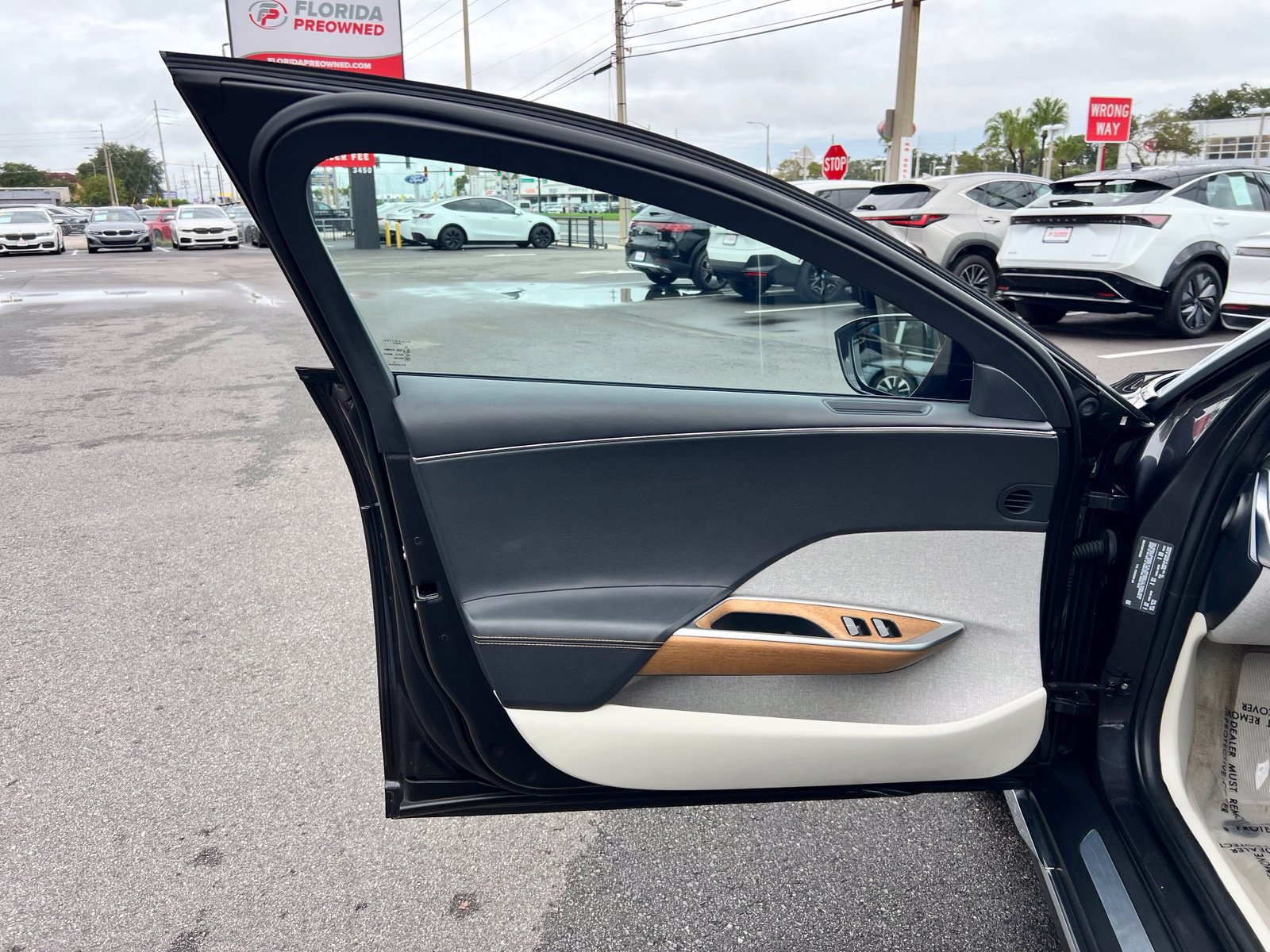 Used 2023 Lucid Air Touring AWD/4WD image 31
