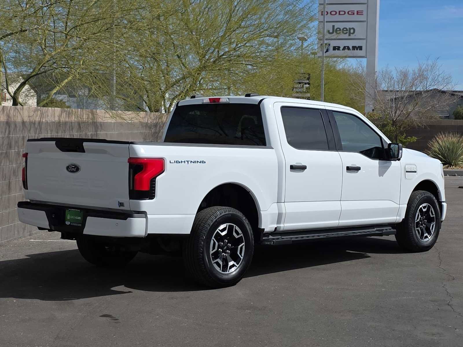Used 2022 Ford F150 Lightning XLT image 9