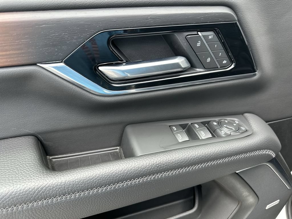 Certified 2025 GMC Yukon XL Denali AWD/4WD image 23