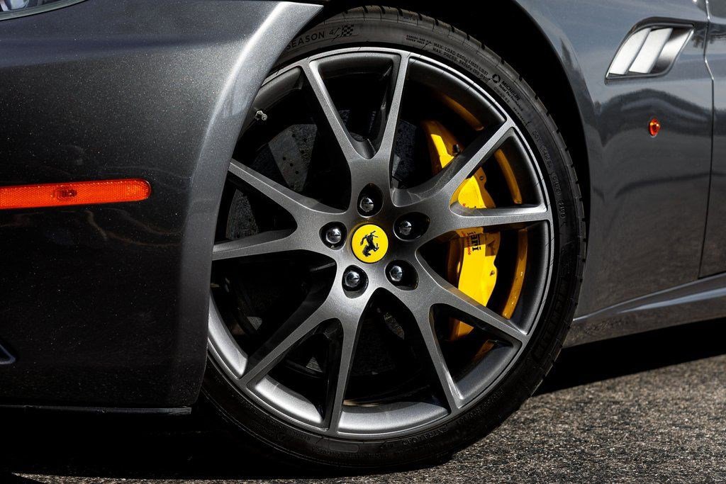 Used 2010 Ferrari California image 10