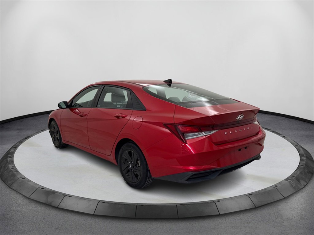 Used 2021 Hyundai Elantra SEL image 7