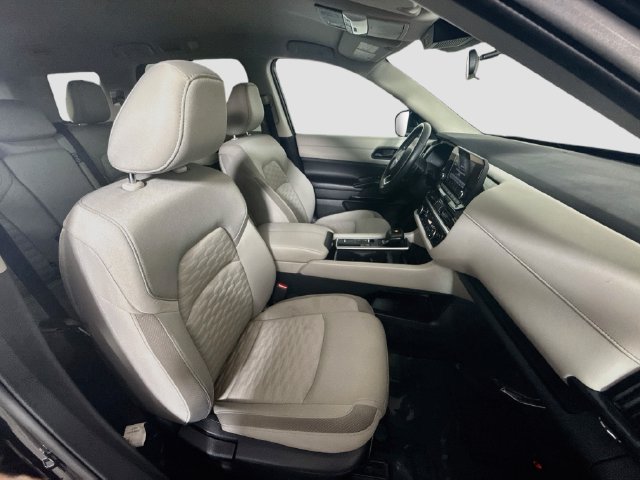 Used 2024 Nissan Pathfinder SV FWD image 28