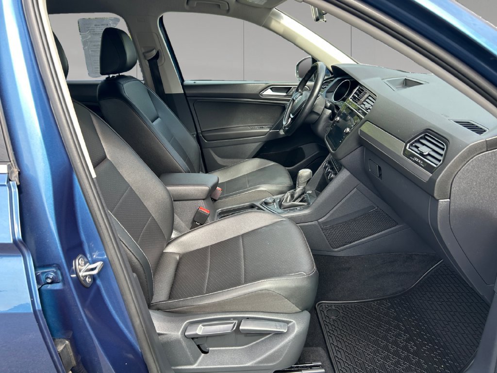 Used 2018 Volkswagen Tiguan SE AWD/4WD image 18