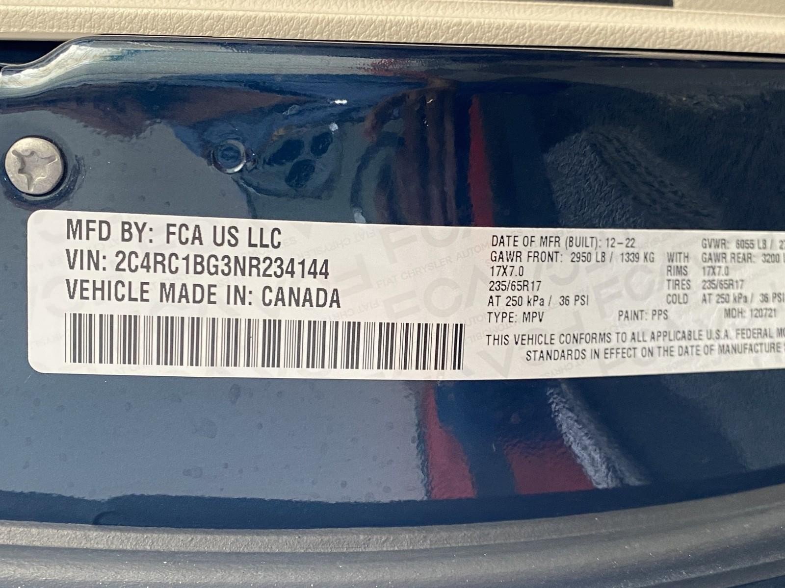 Used 2022 Chrysler Pacifica Touring-L FWD image 27