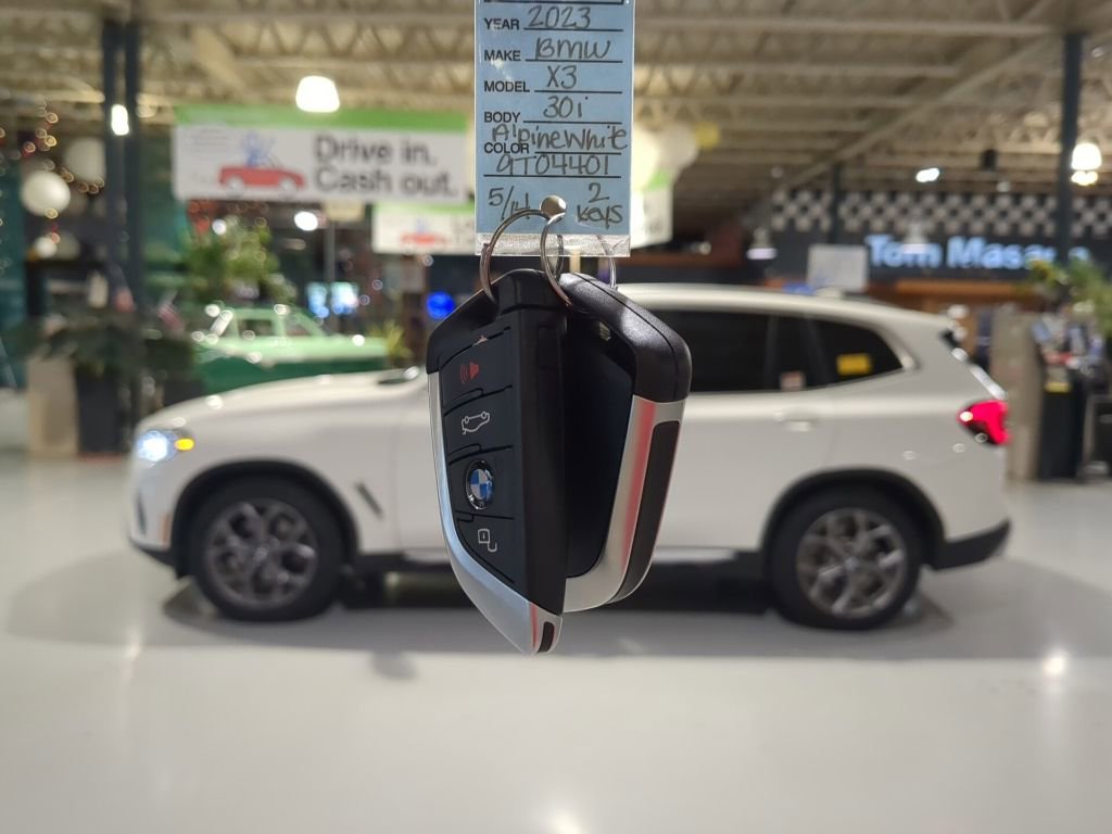 Used 2023 BMW X3 xDrive30i AWD/4WD image 4
