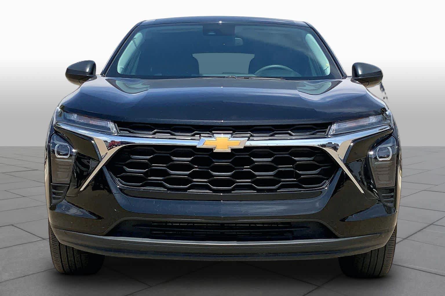 Used 2025 Chevrolet Trax LS FWD image 4