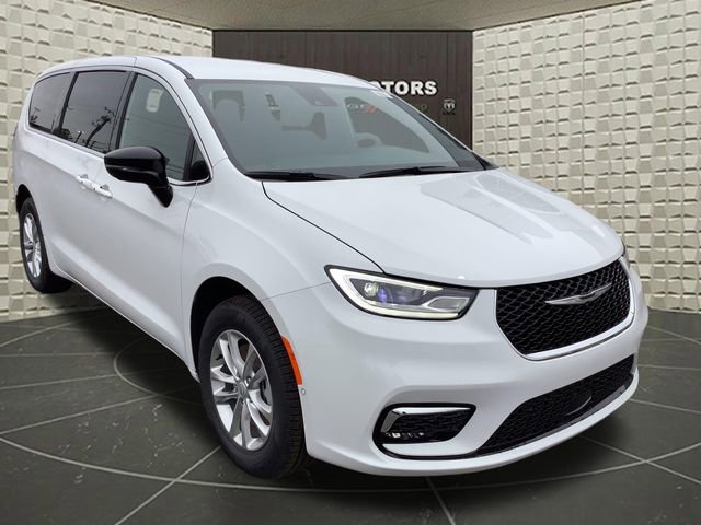 New 2026 Chrysler Pacifica Select AWD/4WD image 2