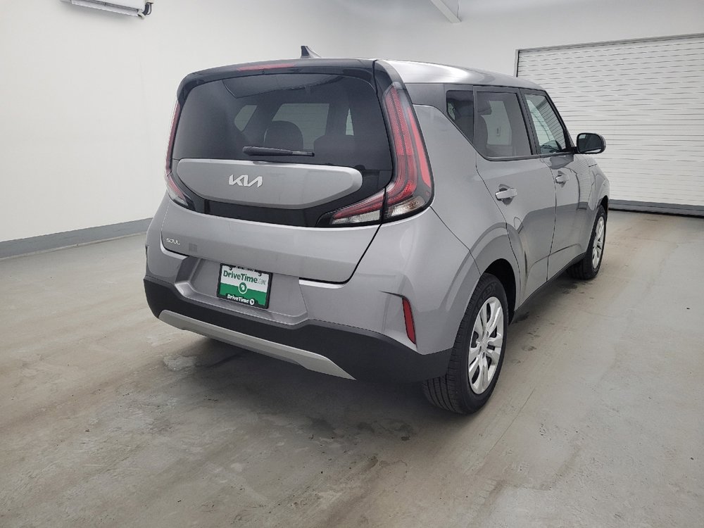 Used 2025 Kia Soul LX FWD image 9