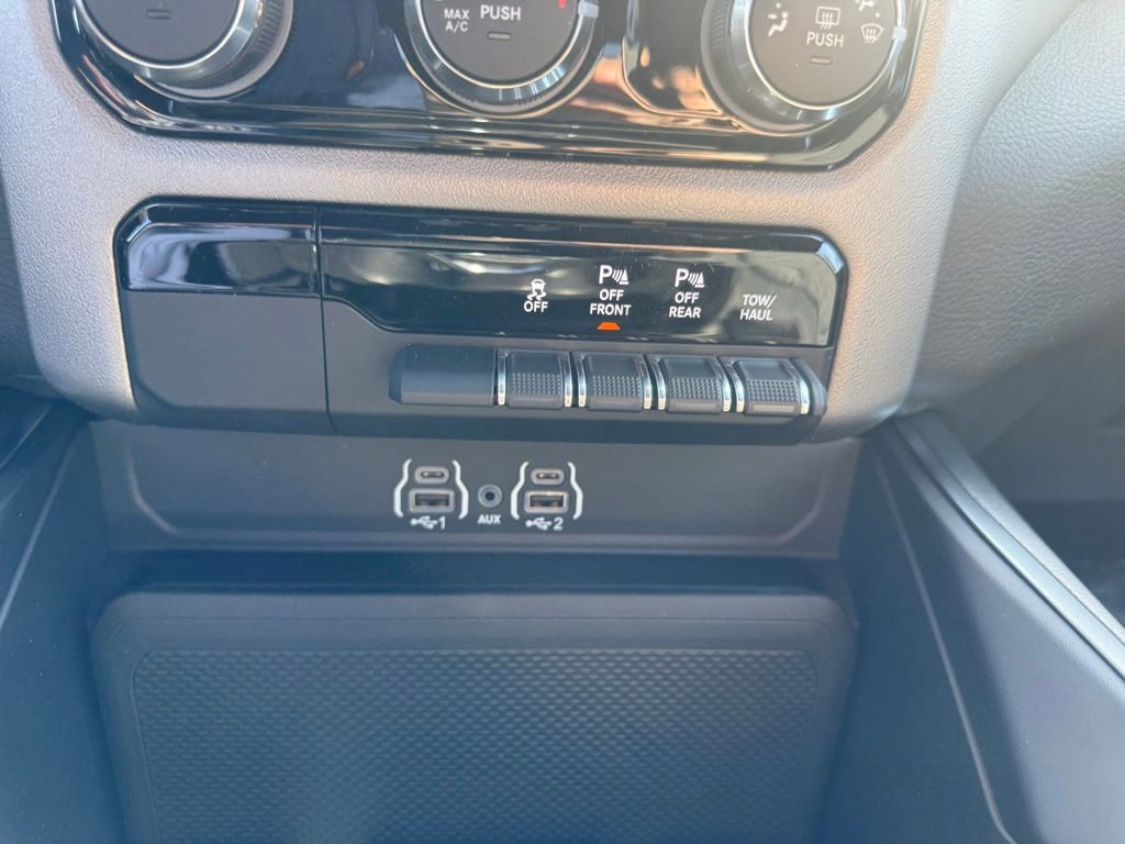 New 2026 RAM 1500 Big Horn w/ Night Edition image 22