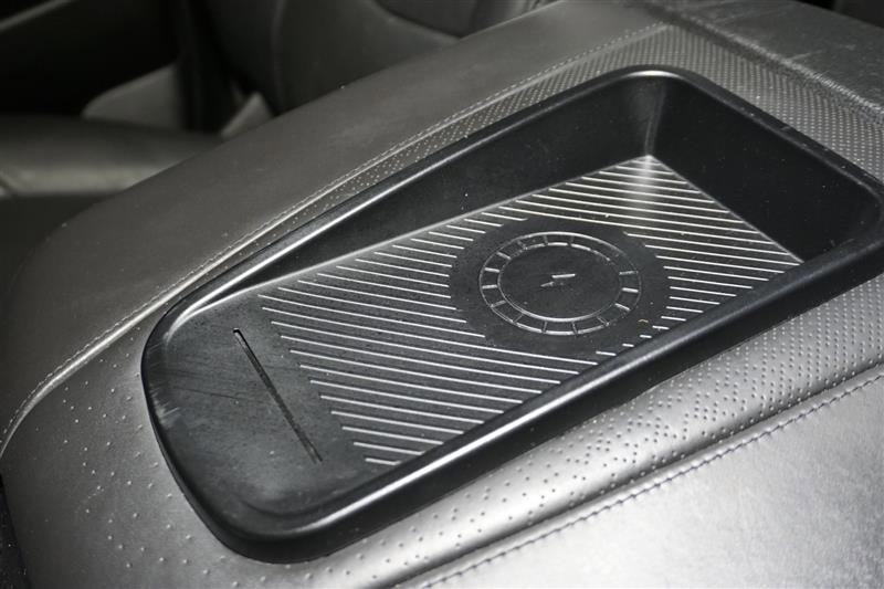 Used 2016 Cadillac Escalade Platinum image 18