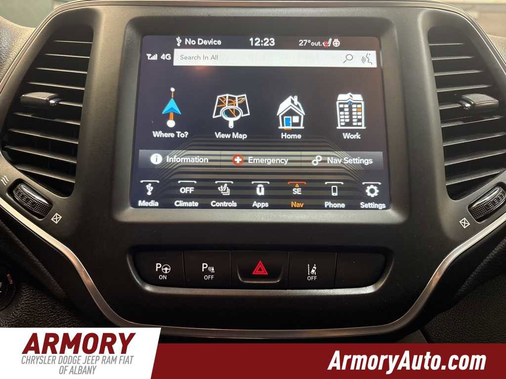 Used 2023 Jeep Cherokee Altitude Lux image 17