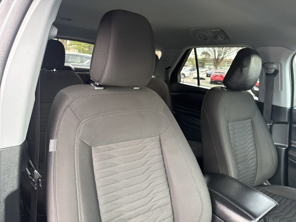 Used 2021 Ford Explorer XLT image 32