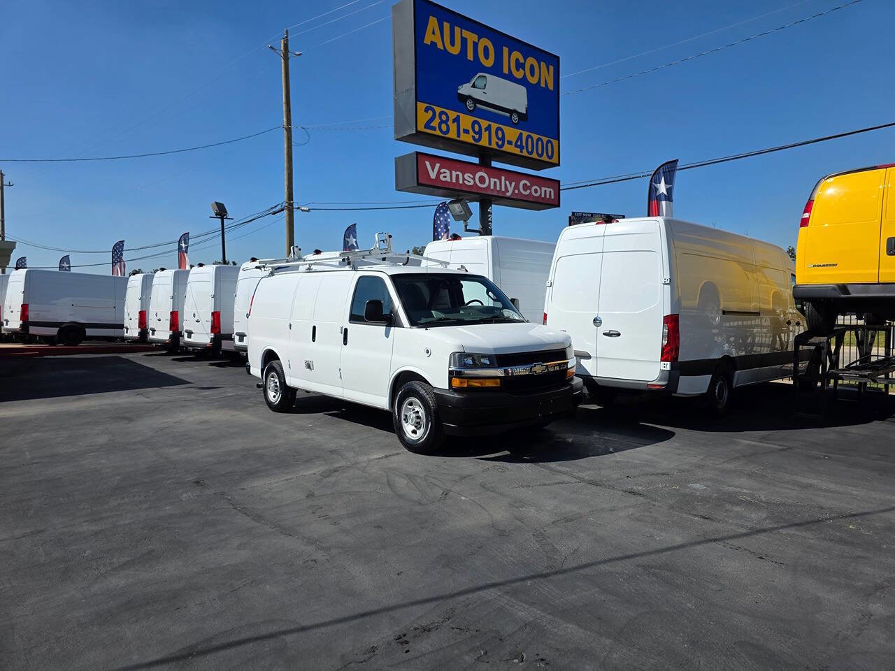 Used 2020 Chevrolet Express 3500 RWD image 28