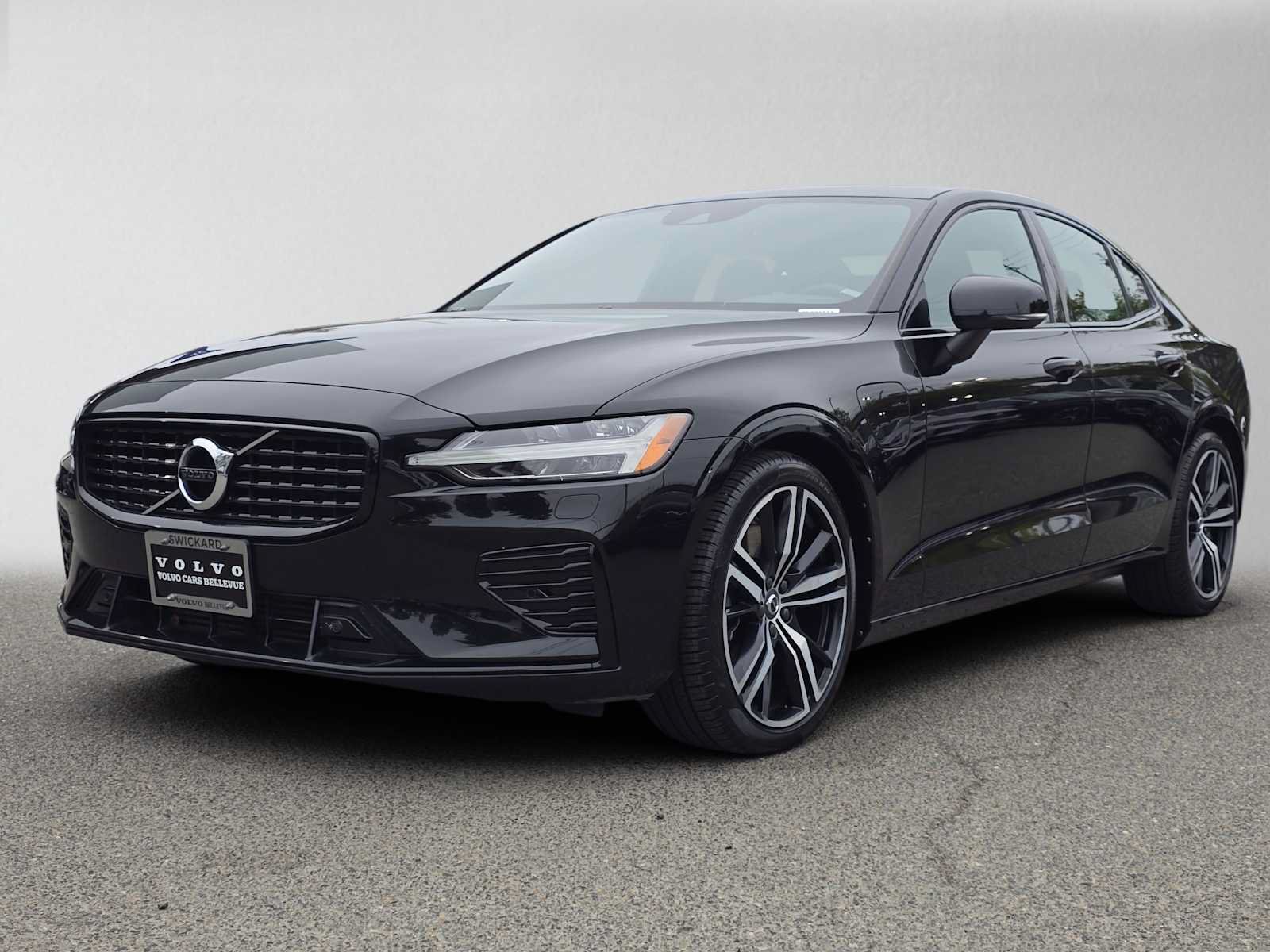 Used 2022 Volvo S60 T8 R-Design w/ Climate Package AWD/4WD image 7
