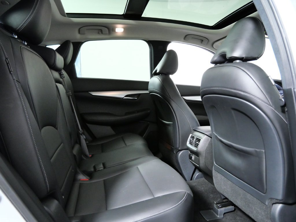 Used 2021 INFINITI QX50 Luxe AWD/4WD image 11