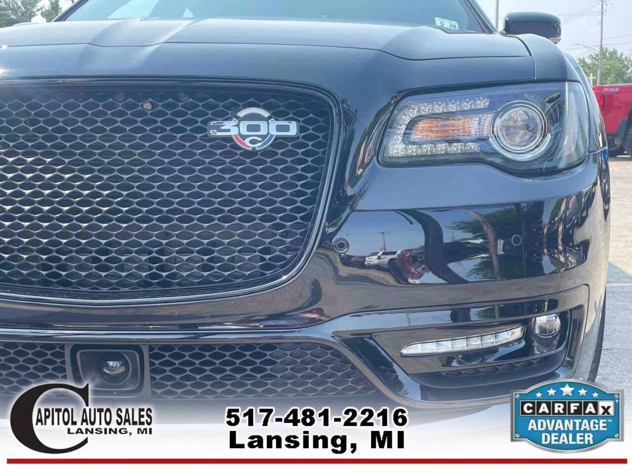 Used 2023 Chrysler 300 C image 3