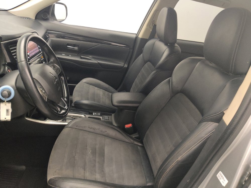 Used 2019 Mitsubishi Outlander SE image 17