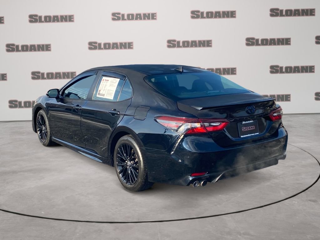 Used 2022 Toyota Camry SE w/ Convenience Package image 3