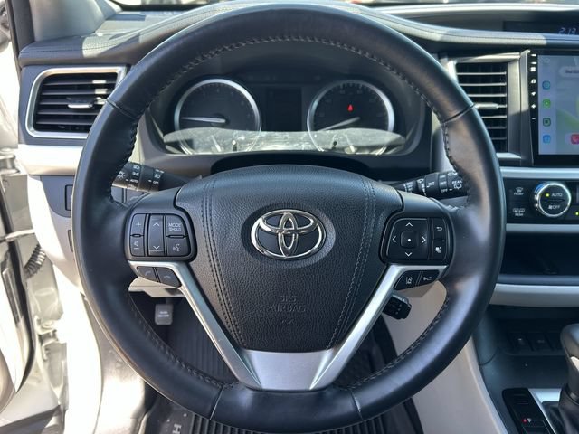 Used 2018 Toyota Highlander XLE w/ Carpet Mat Package (TMS) FWD image 22